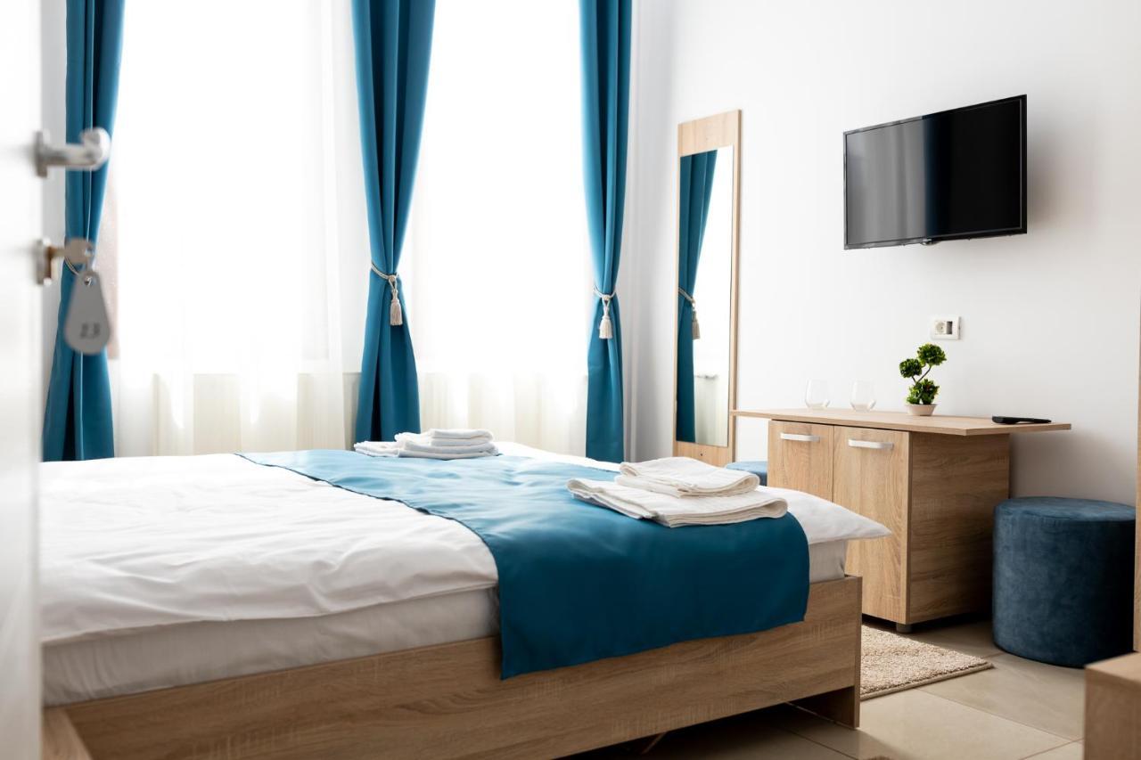 Marconi Guesthouse Хунедоара Экстерьер фото