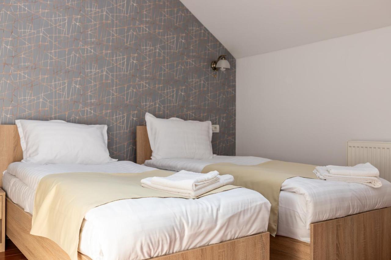 Marconi Guesthouse Хунедоара Экстерьер фото