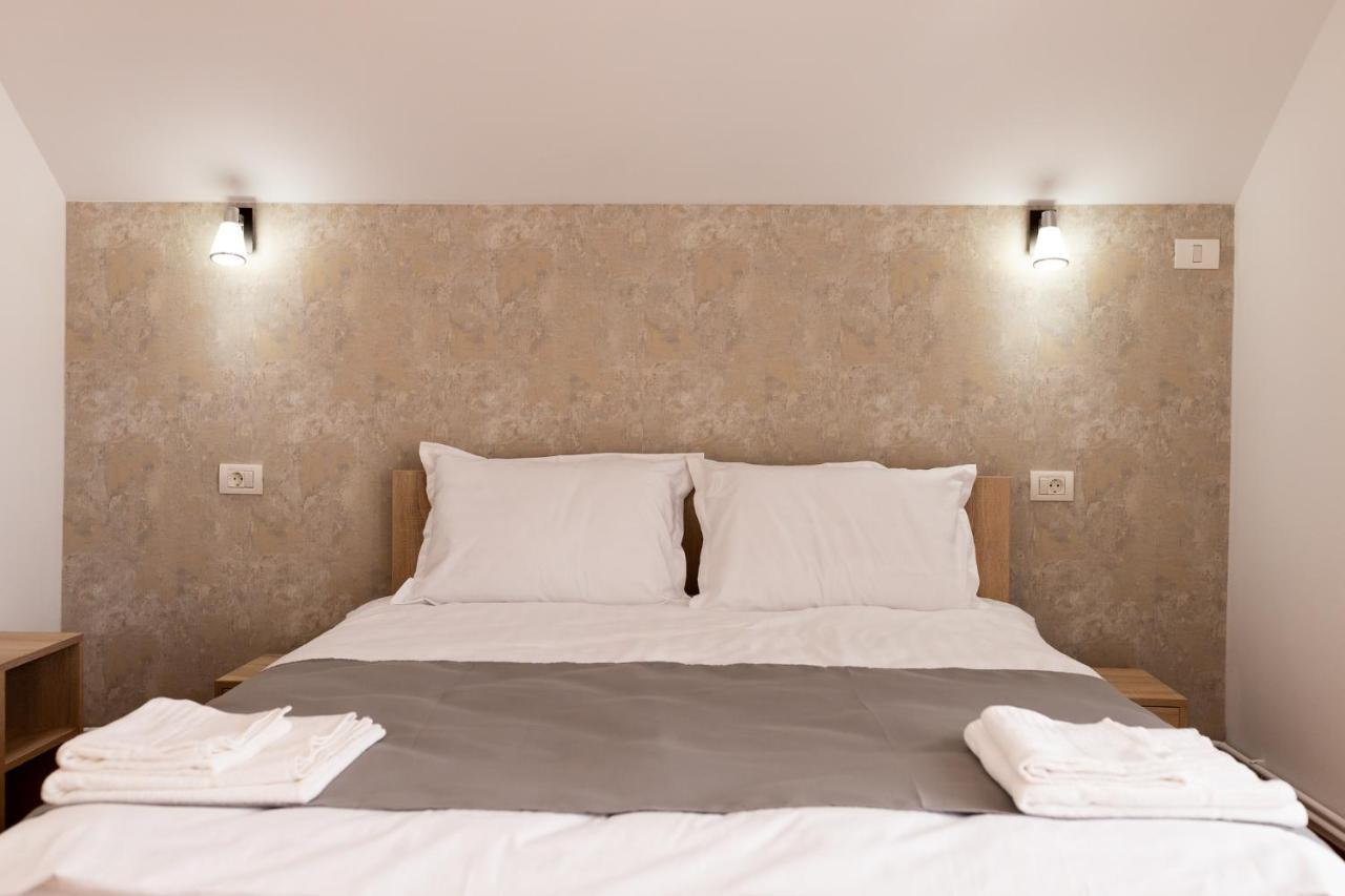 Marconi Guesthouse Хунедоара Экстерьер фото