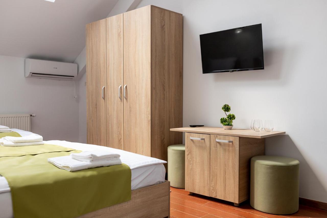 Marconi Guesthouse Хунедоара Экстерьер фото