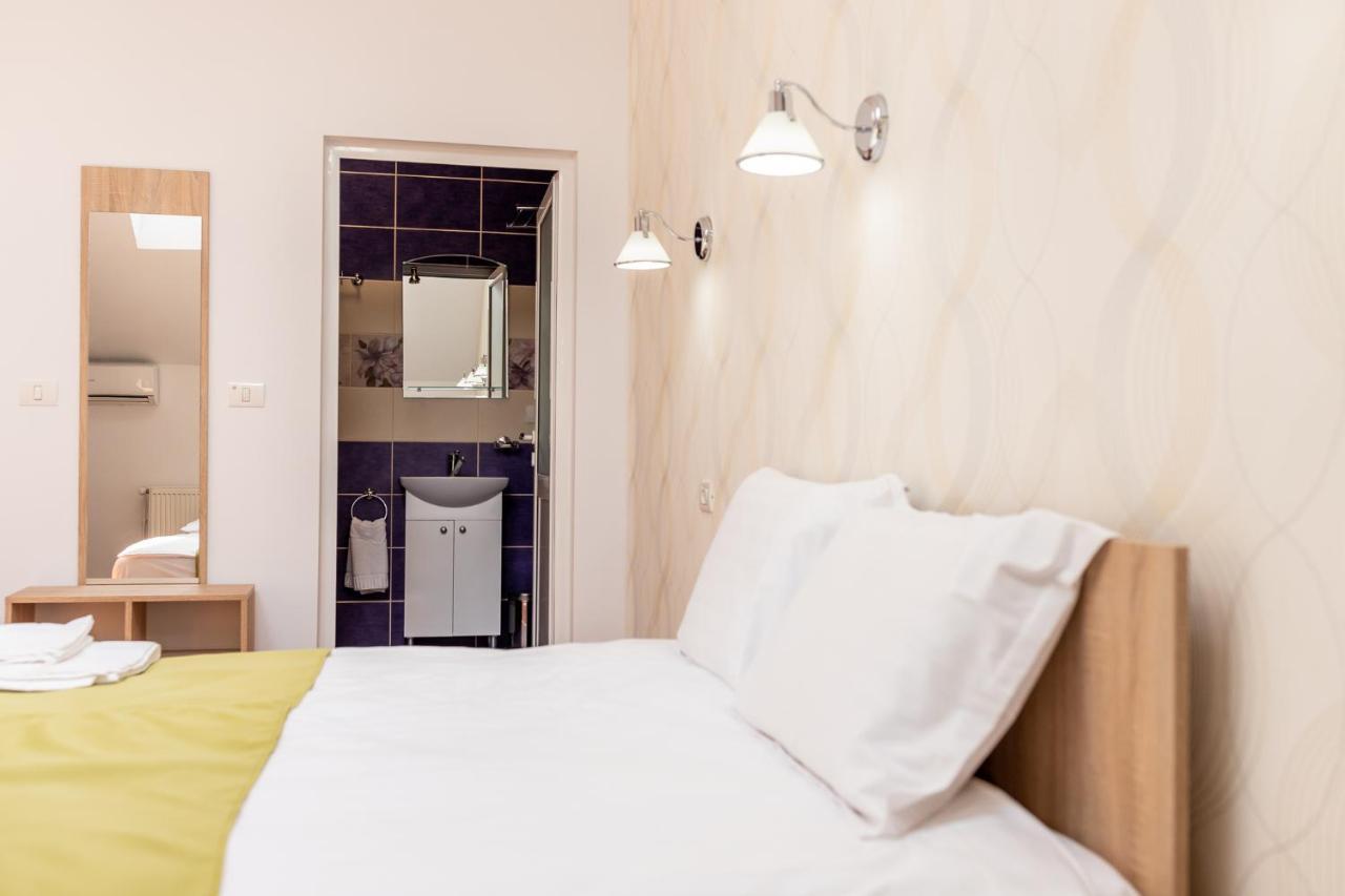Marconi Guesthouse Хунедоара Экстерьер фото