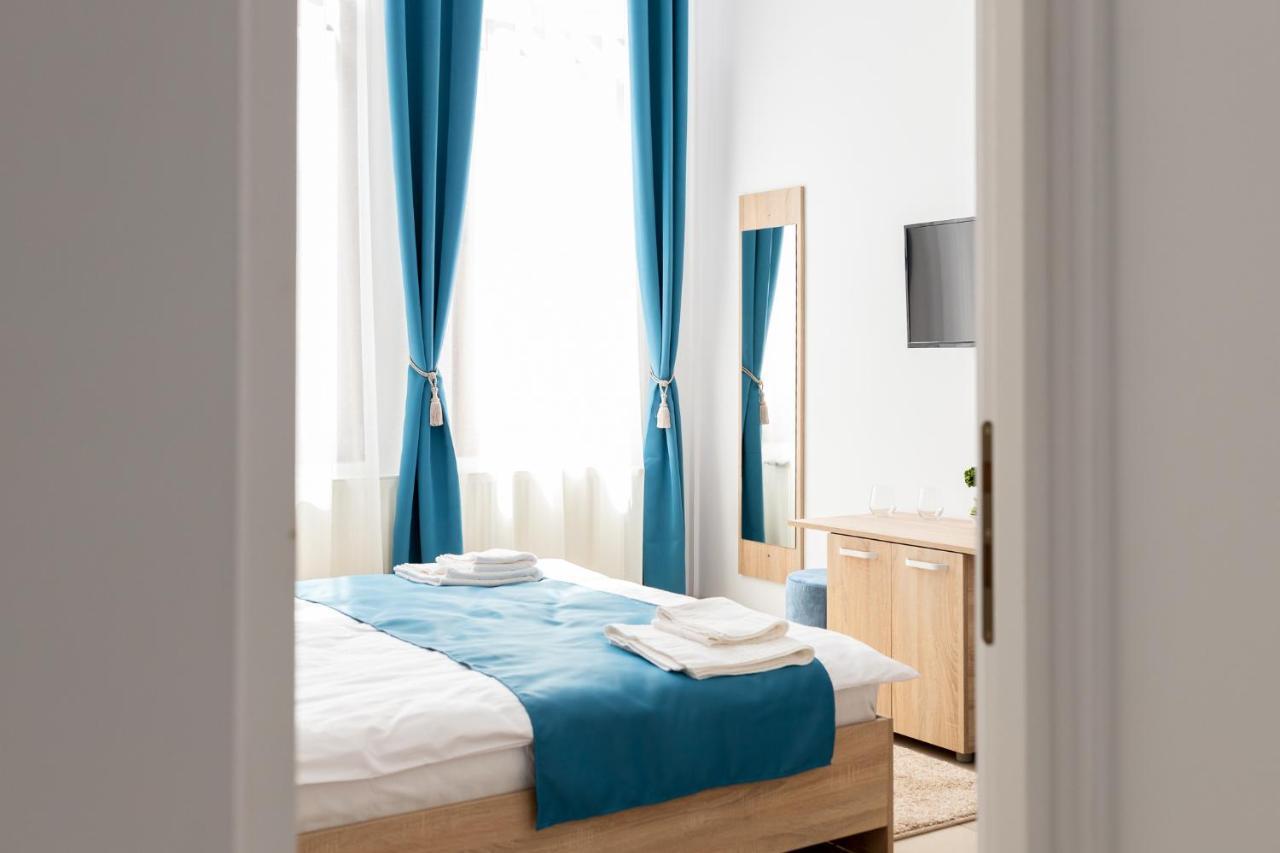 Marconi Guesthouse Хунедоара Экстерьер фото